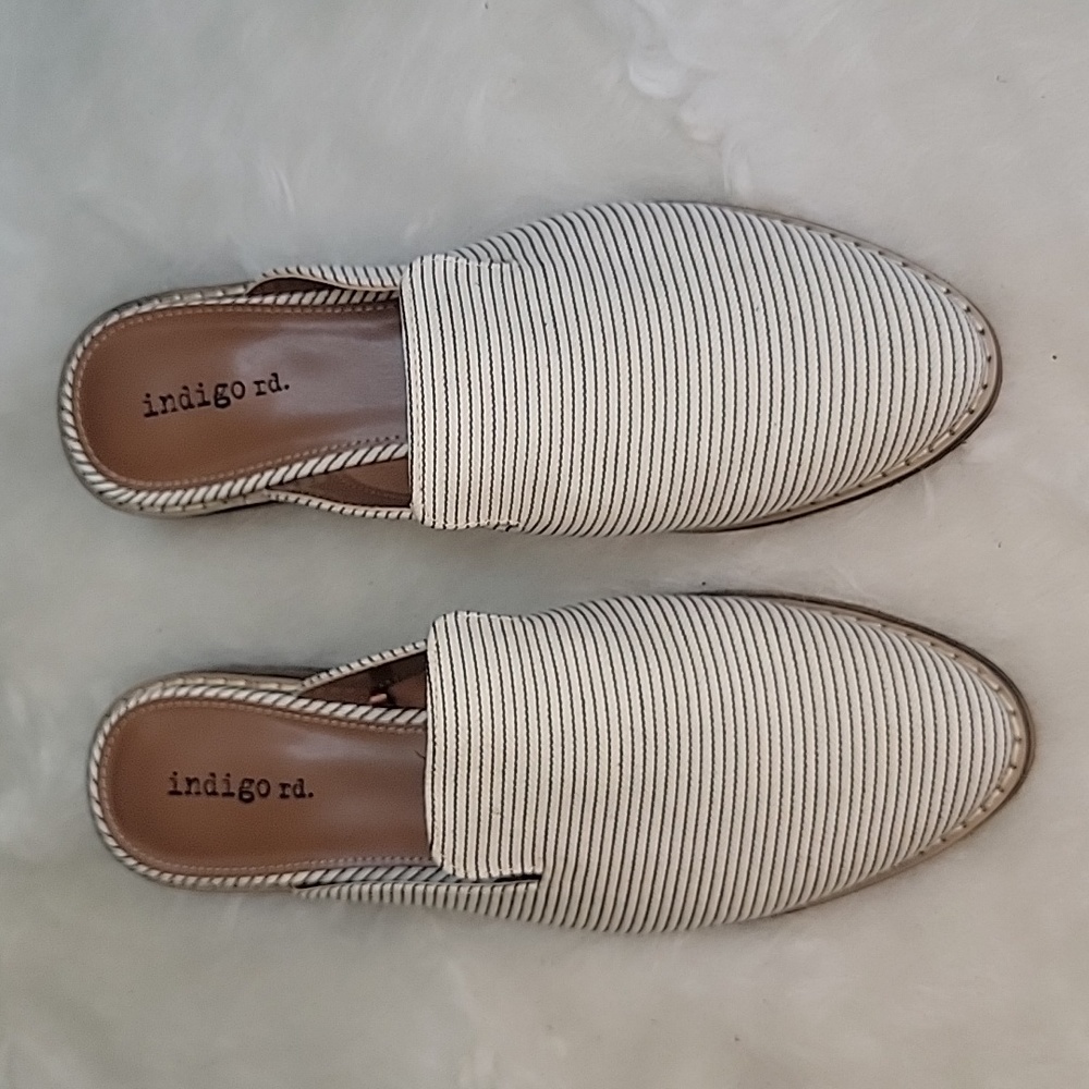 INDIGO RD. White Black Striped Canvas Preppy Nautical Boho Loafer Mule Flats 7.5 - Picture 2 of 9